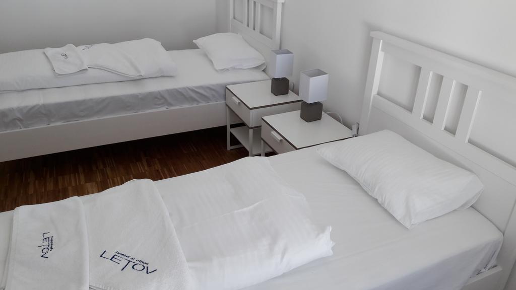 Hotel&Hostel Letov Praag Buitenkant foto